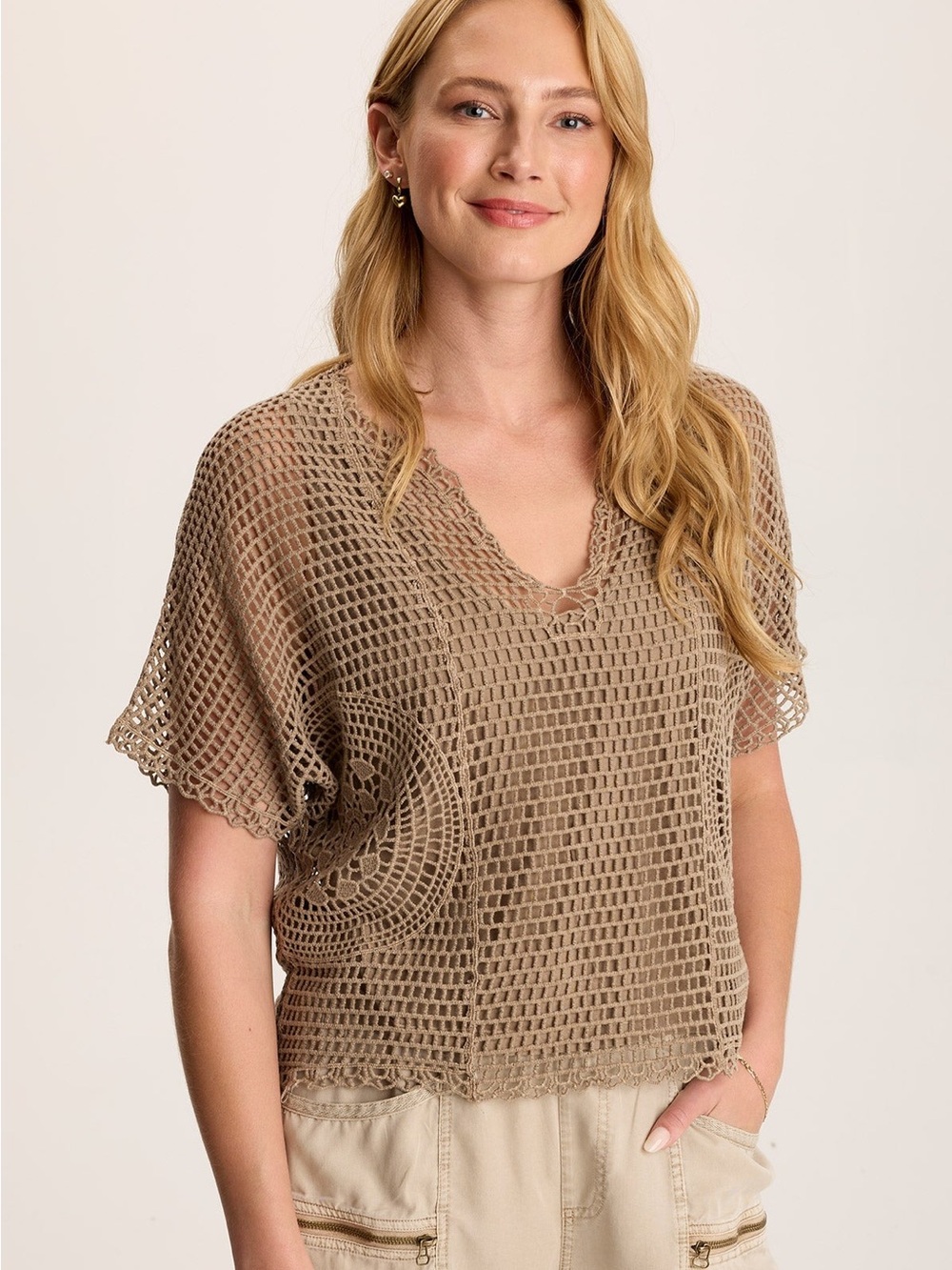 QCVI Centre Crochet Layer Top & Tangent Linen/Crochet Wide Leg Pants
Medium